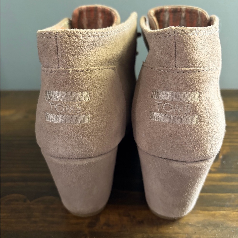 TOMS Desert Suede Wedge Ankle Booties Women’s Size 10 Tan. - Picture 6 of 10